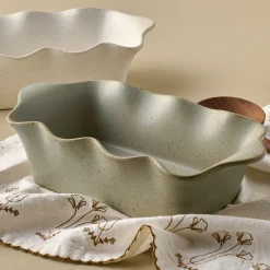 VND7018 Makerspalm, LLC French White Scalloped Loaf Pan