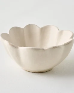 VND6562 Chaozhou Highland Crafts Company Ltd French White Scalloped Mini Bowl
