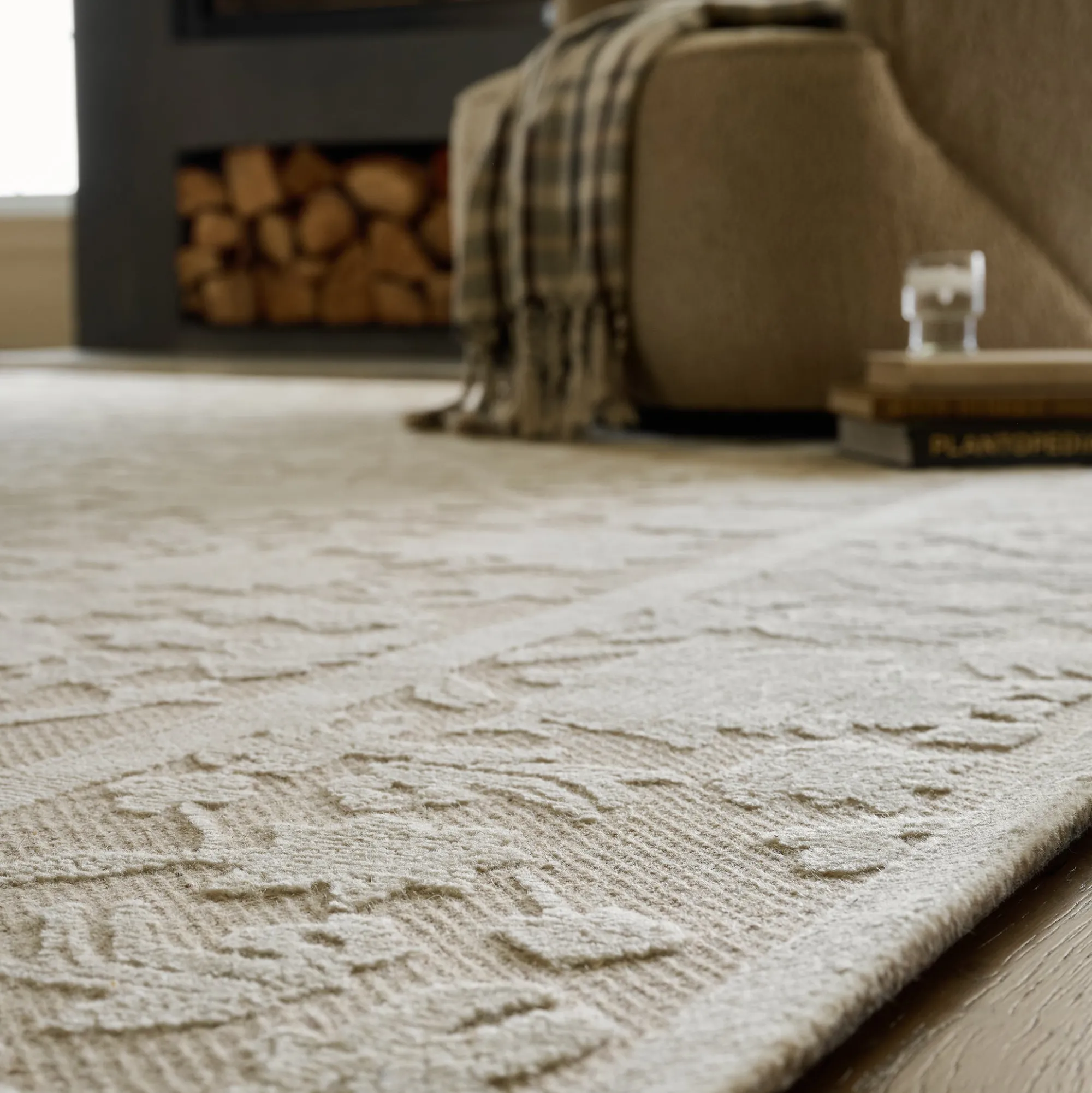 VND0086 Loloi Inc Gloria Natural Ivory Rug
