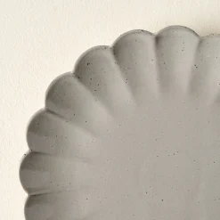 VND0092 Melrose International, LLC Grey Scalloped Plate
