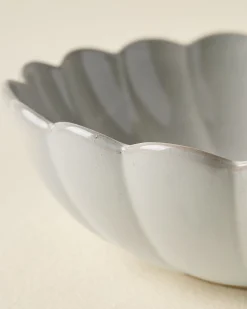 VND0092 Melrose International, LLC Grey Scalloped Serving Bowl