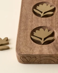 VND8551 MANI ART Hand Carved Wood Floral Tic Tac Toe