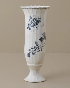 VND6562 Chaozhou Highland Crafts Company Ltd Heirloom Garden Navy Floral Footed Vase
