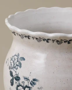 VND6562 Chaozhou Highland Crafts Company Ltd Heirloom Garden Navy Floral Vase