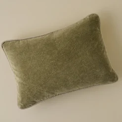 VND2729 Classic Concepts Inc Heirloom Velvet Lumbar Pillow