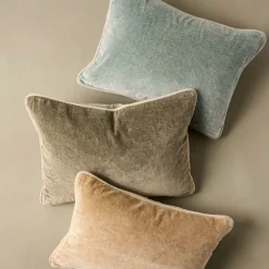 VND2729 Classic Concepts Inc Heirloom Velvet Lumbar Pillow