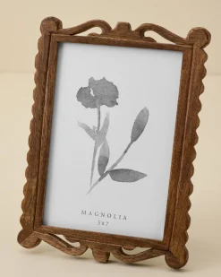 VND8122 R R INDUSTRIES Holloman Carved Wood Photo Frame