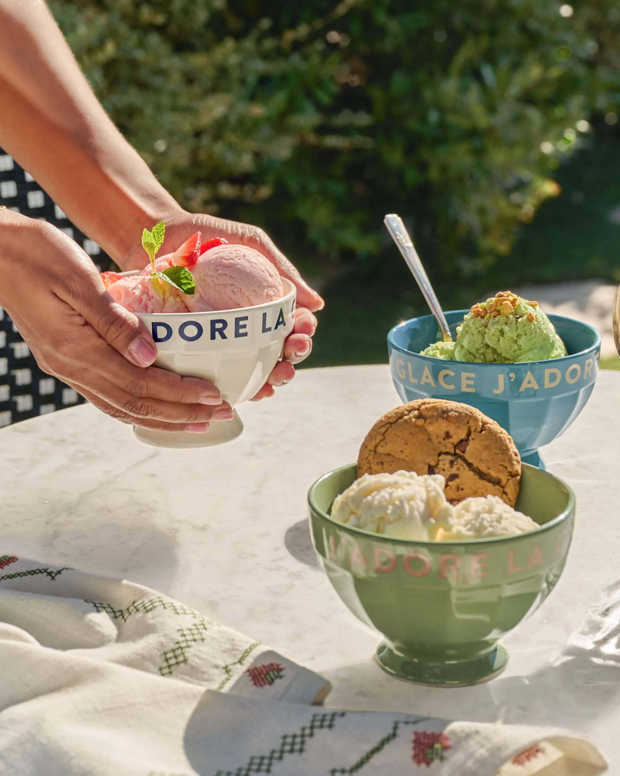 VND7817 FOXSTONE DEVELOPMENT CO.,LTD J’adore la Glace French Dessert Bowl