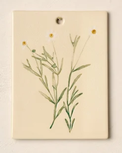 VND8577 GUANGDONG QUANFU CERAMICS INDUSTRIAL CO., LTD. Jo's Herbarium Ceramic Wall Plaque - Collected Daisies