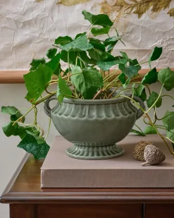 VND7817 FOXSTONE DEVELOPMENT CO.,LTD Jo's Vintage Inspired Pedestal Vase
