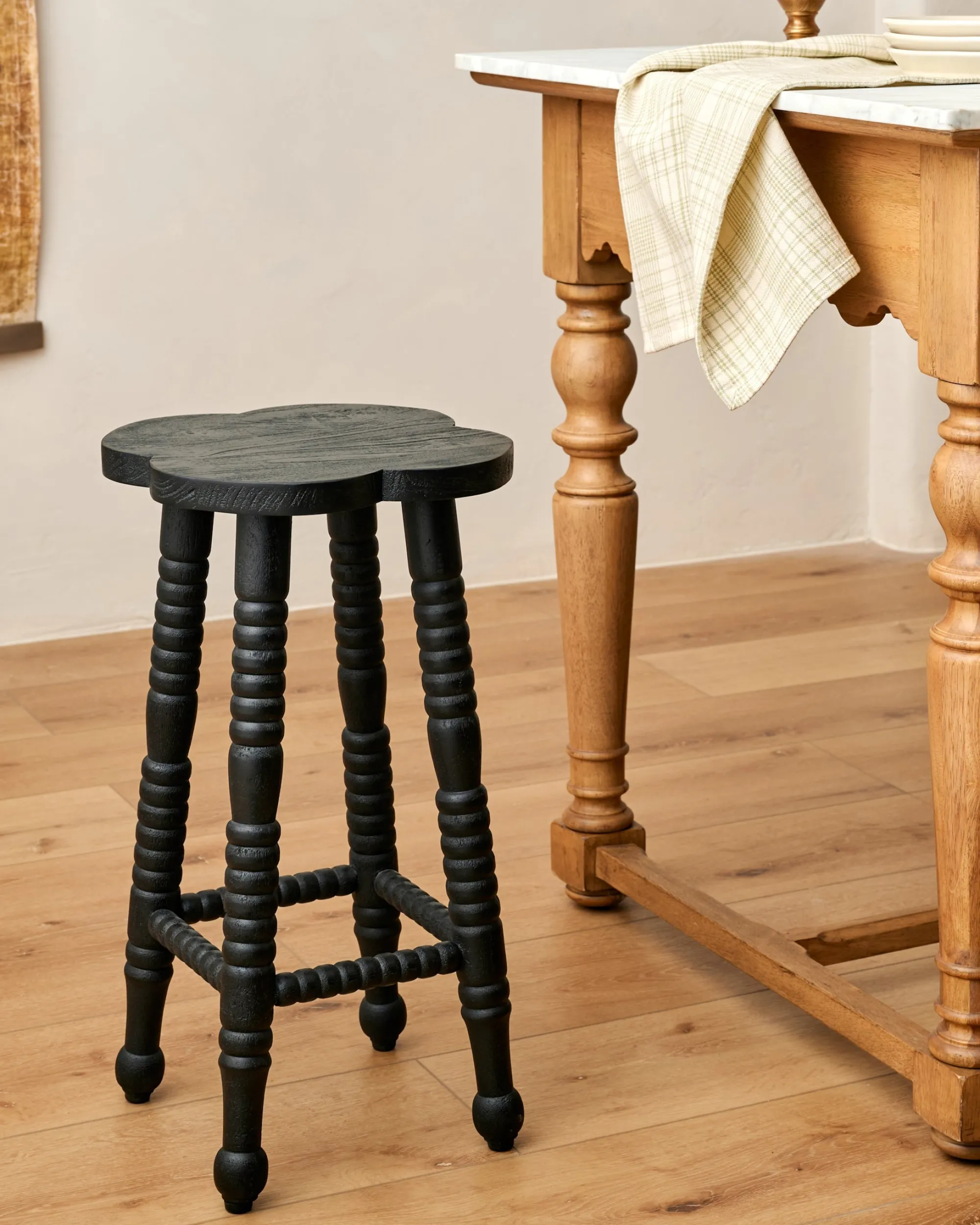 VND7924 Abhinav Exports Jude Counter Stool