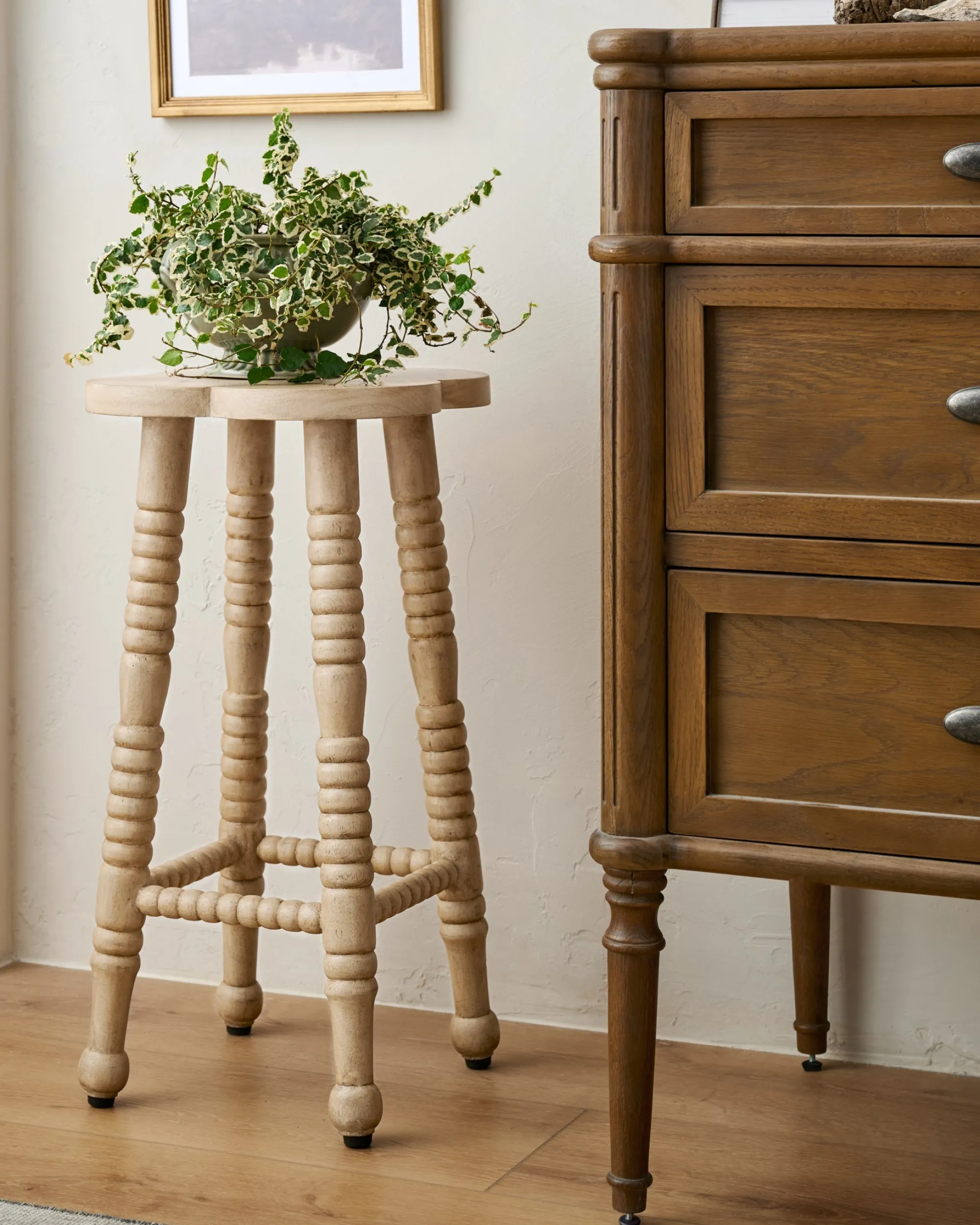 VND7924 Abhinav Exports Jude Counter Stool