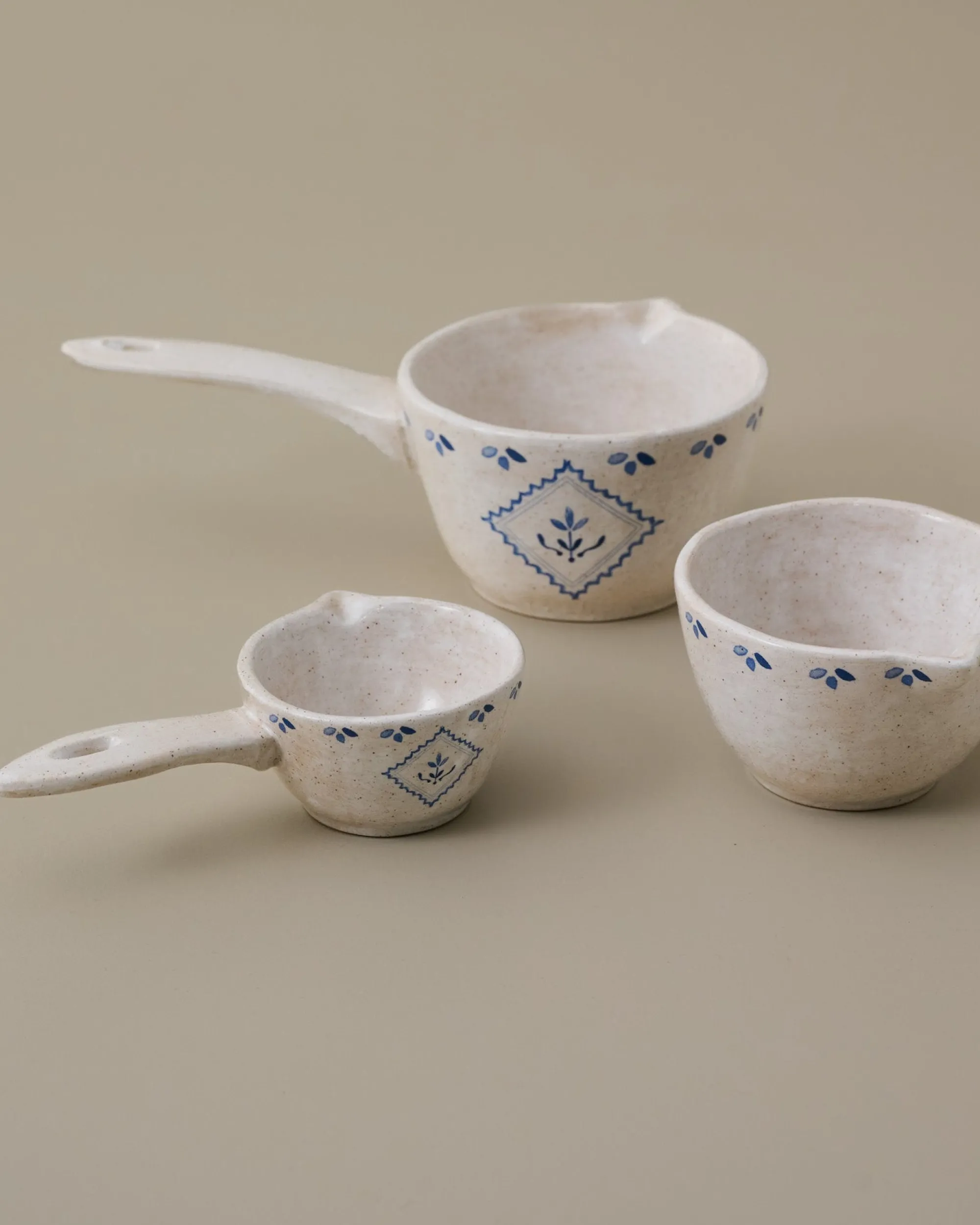 VND6562 Chaozhou Highland Crafts Company Ltd Juliet Ceramic Measuring Cups