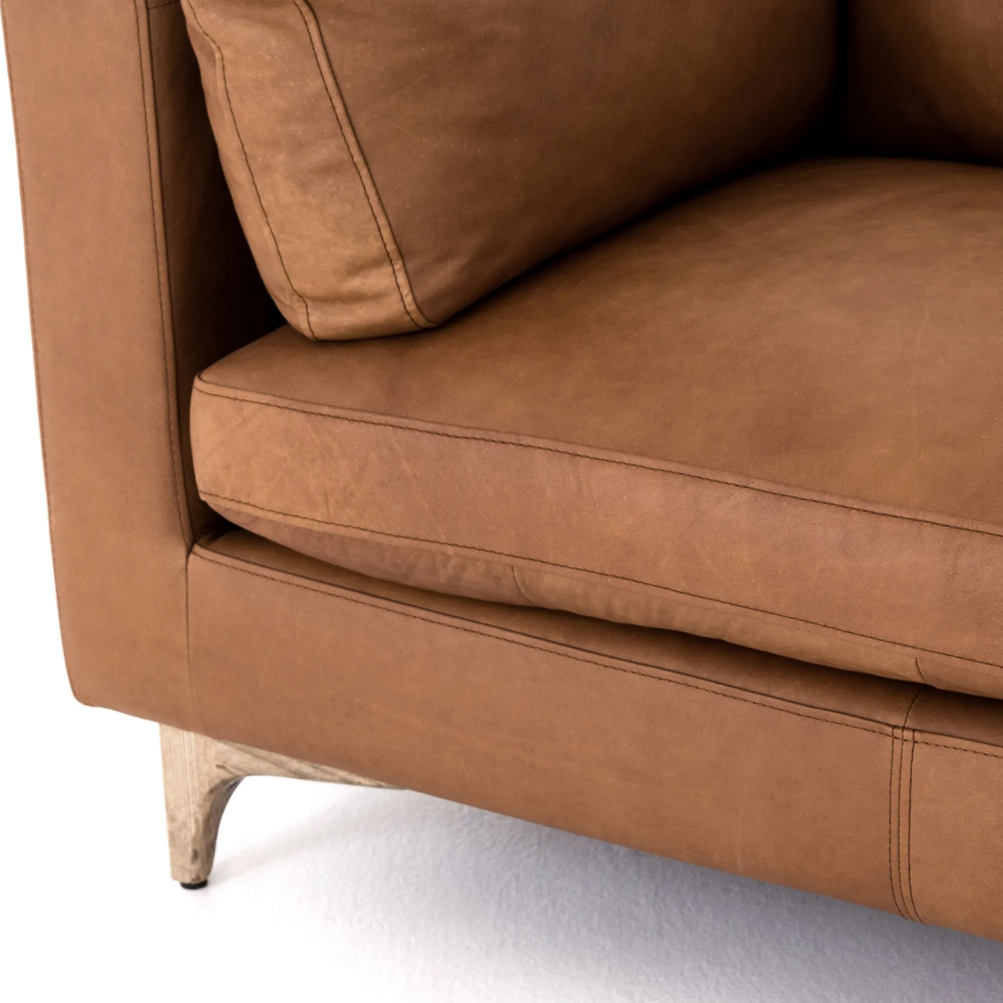 VND6200 Four Hands, LLC Juniper Leather Sofa