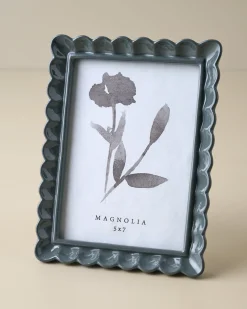 VND0164 Creative Co-op Inc Kara Scalloped Photo Frame