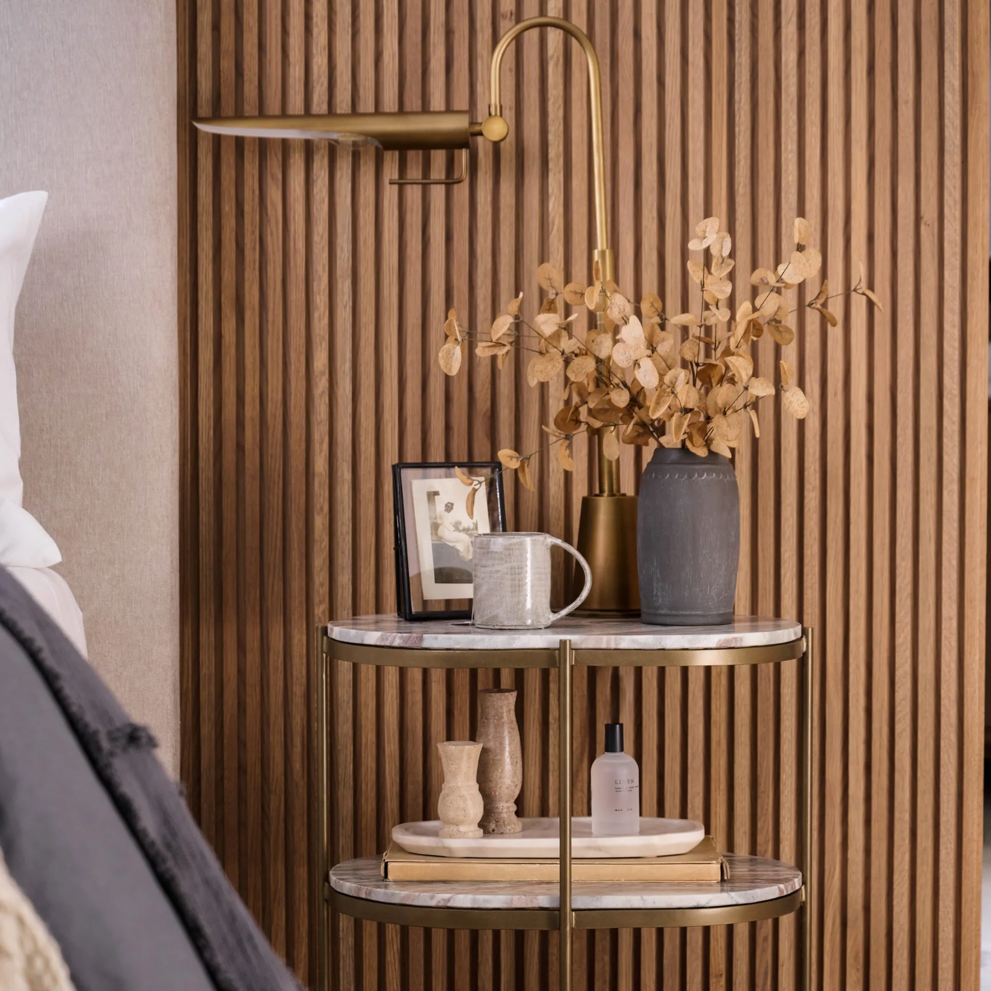 VND7751 Regina Andrew Design Inc Linear Natural Brass Task Lamp
