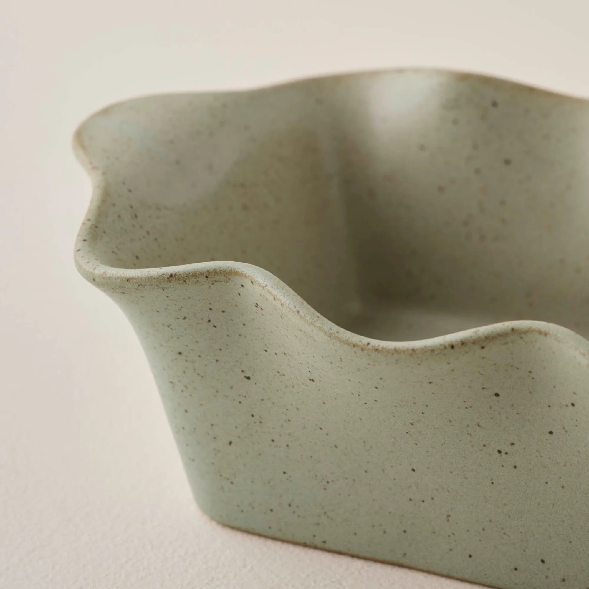 VND7018 Makerspalm, LLC Loden Green Scalloped Loaf Pan