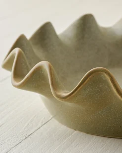 VND7018 Makerspalm, LLC Loden Green Scalloped Pie Dish