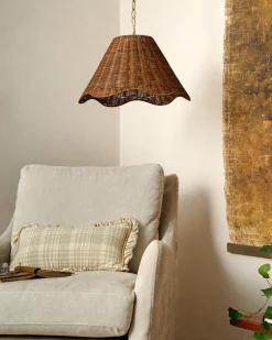 VND6475 StyleCraft Home Collection Lucinda Rattan Scallop Pendant (-)