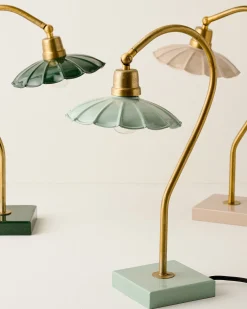 VND0183 Kalalou Lulu Enamel Petal Lamp