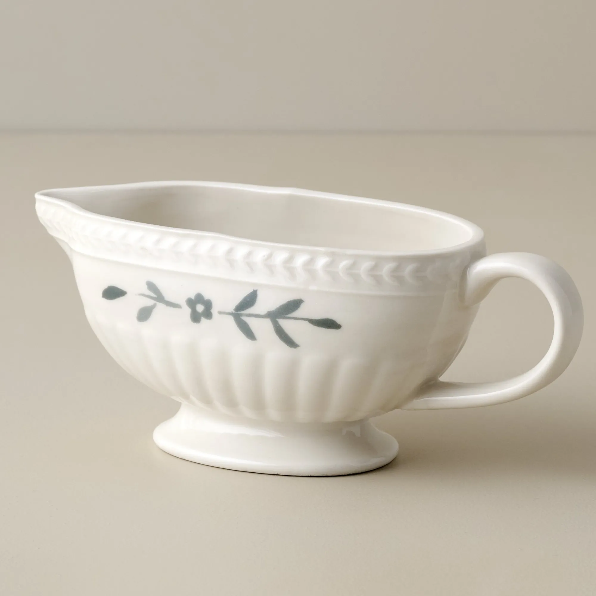 VND7817 FOXSTONE DEVELOPMENT CO.,LTD Luna Gravy Boat