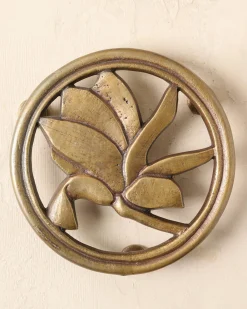 VND6628 Quality Products of India Magnolia Antique Brass Trivet