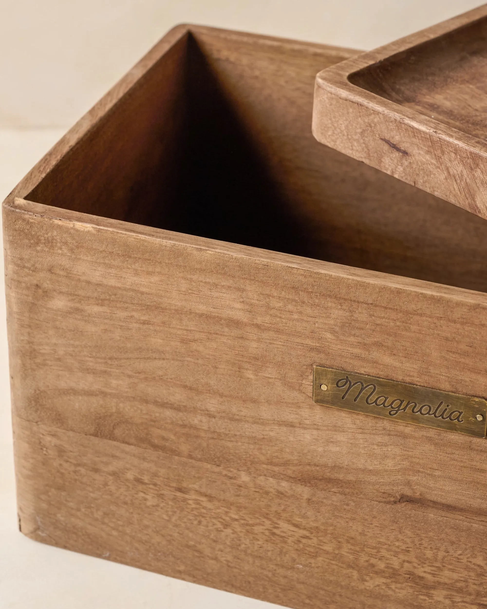 VND6622 ARVIND EXPO-CRAFTS Magnolia Antiqued Wood Storage Box