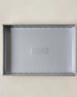 VND6234 Premier Pan Company Magnolia Baking Pan