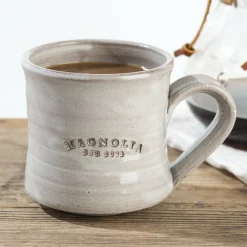 VND0162 Black Oak Art Magnolia Established Mug