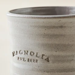 VND0162 Black Oak Art Magnolia Established Mug