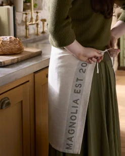 VND6843 KARUR GOLDLINE EXPORTS LLP Magnolia Est. Convertible Tea Towel Apron - Green