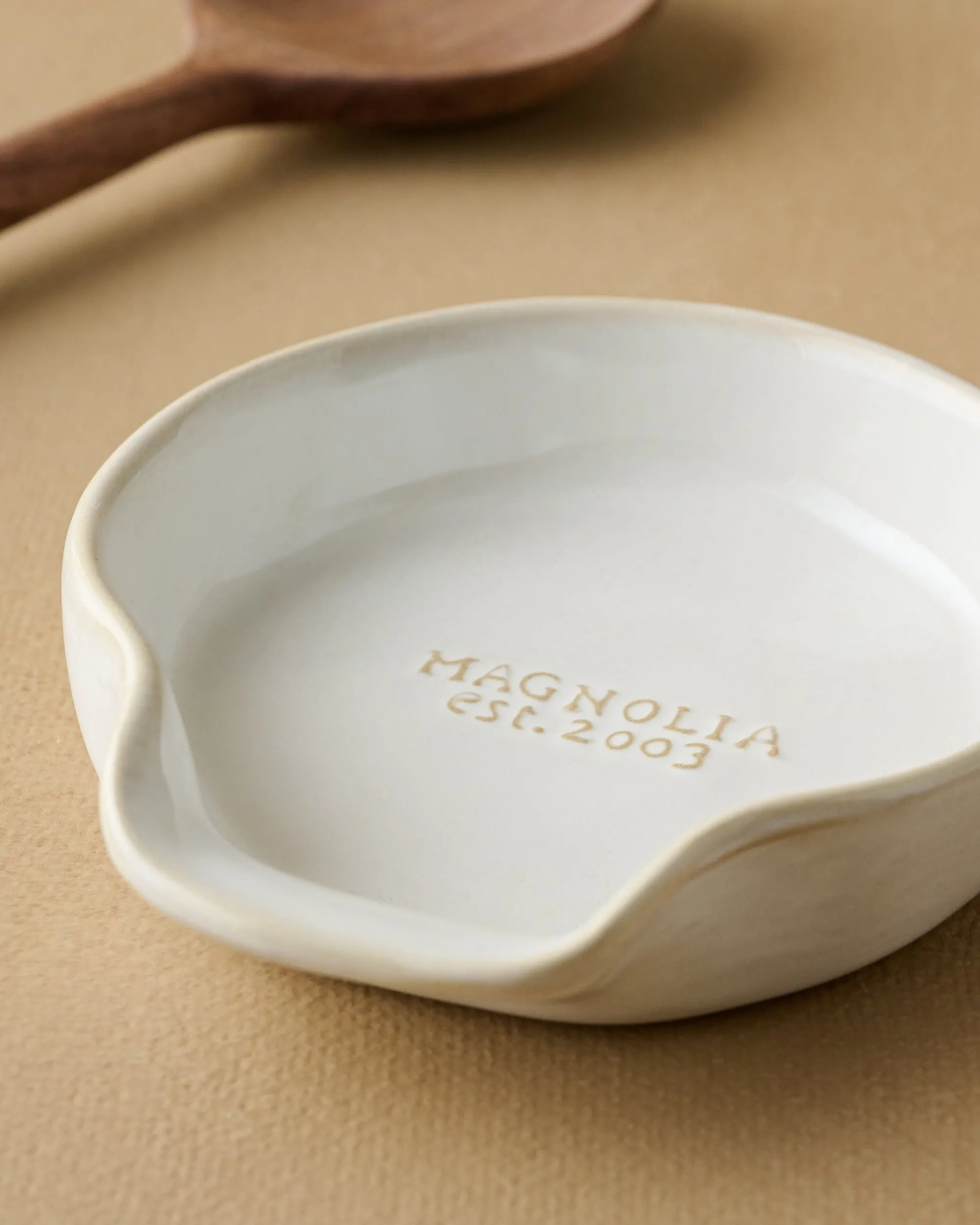 VND6562 Chaozhou Highland Crafts Company Ltd Magnolia Est. Spoon Rest