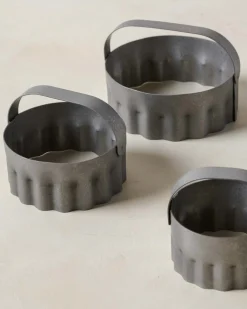 VND6290 Dayglow LLC Magnolia Fluted Biscuit Cutters