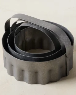 VND6290 Dayglow LLC Magnolia Fluted Biscuit Cutters