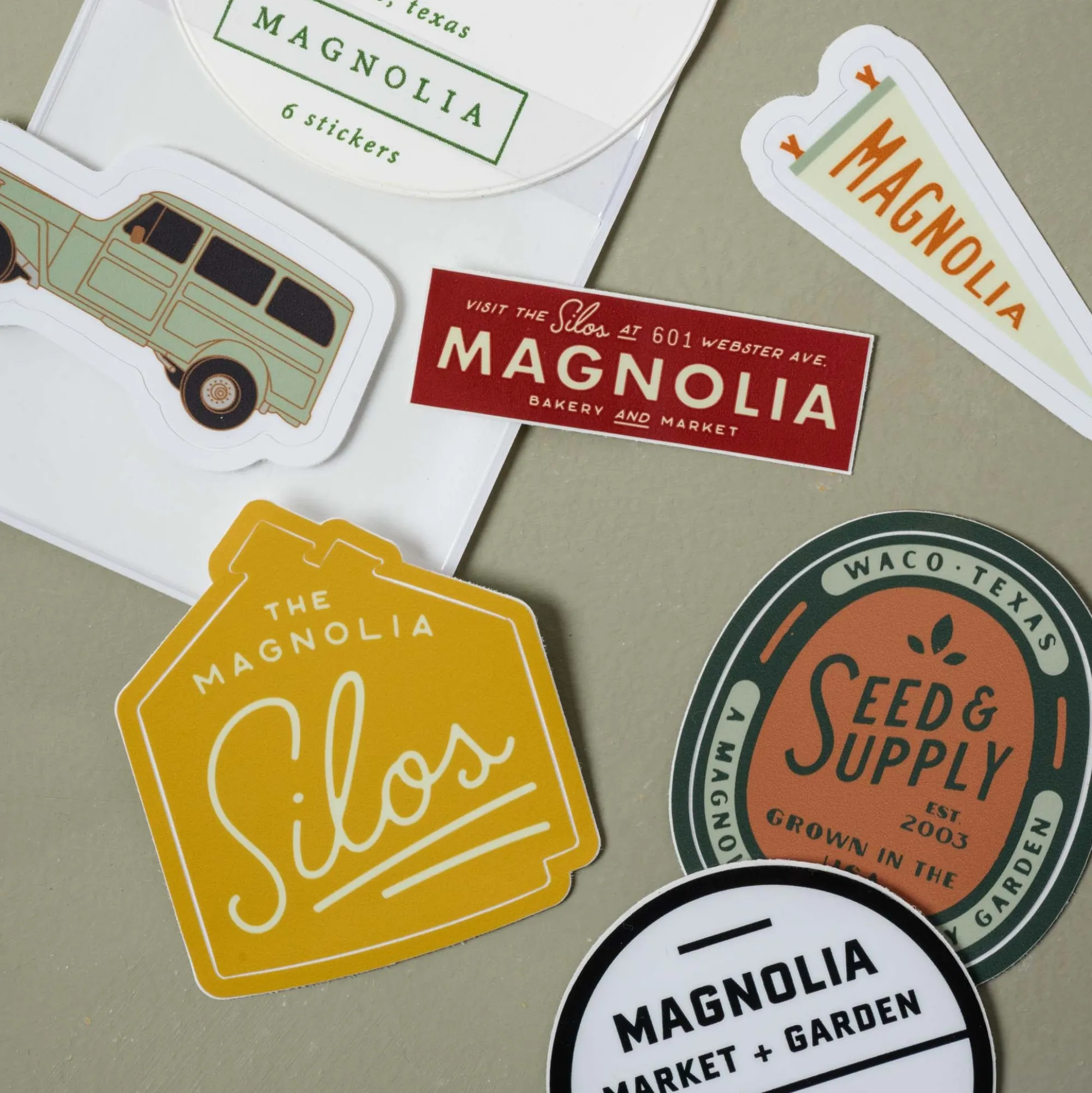 VND3322 Three Potato Four Magnolia Sticker Pack