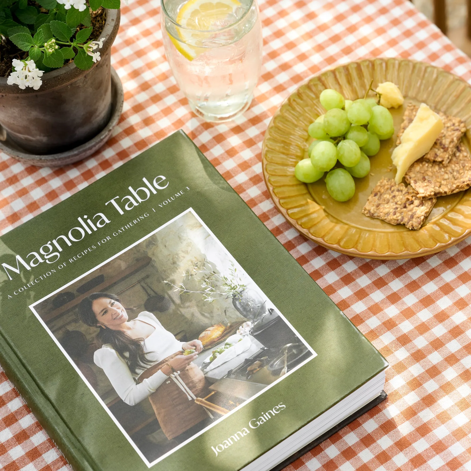 VND0066 HarperCollins Publishers, LLC Magnolia Table Cookbook, Volume 3