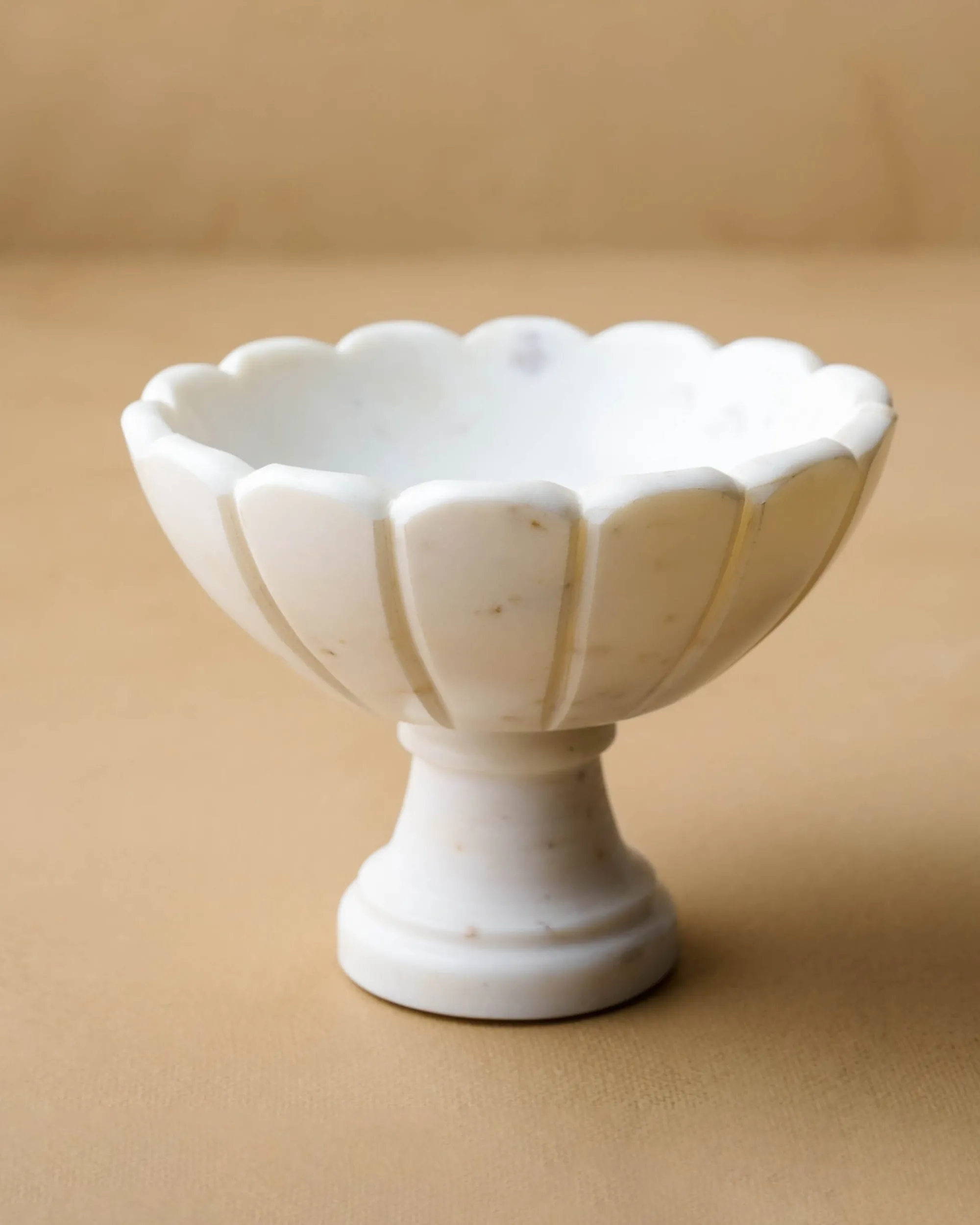 VND6842 Ferry International Marble Scalloped Accent Bowl