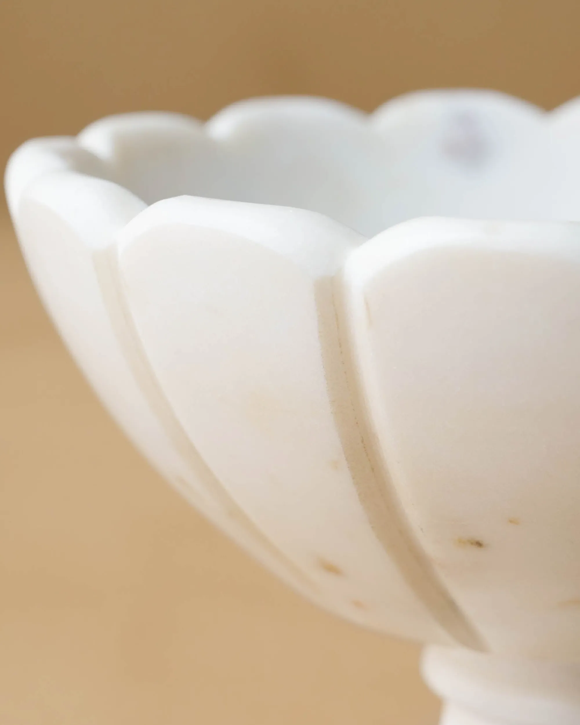 VND6842 Ferry International Marble Scalloped Accent Bowl