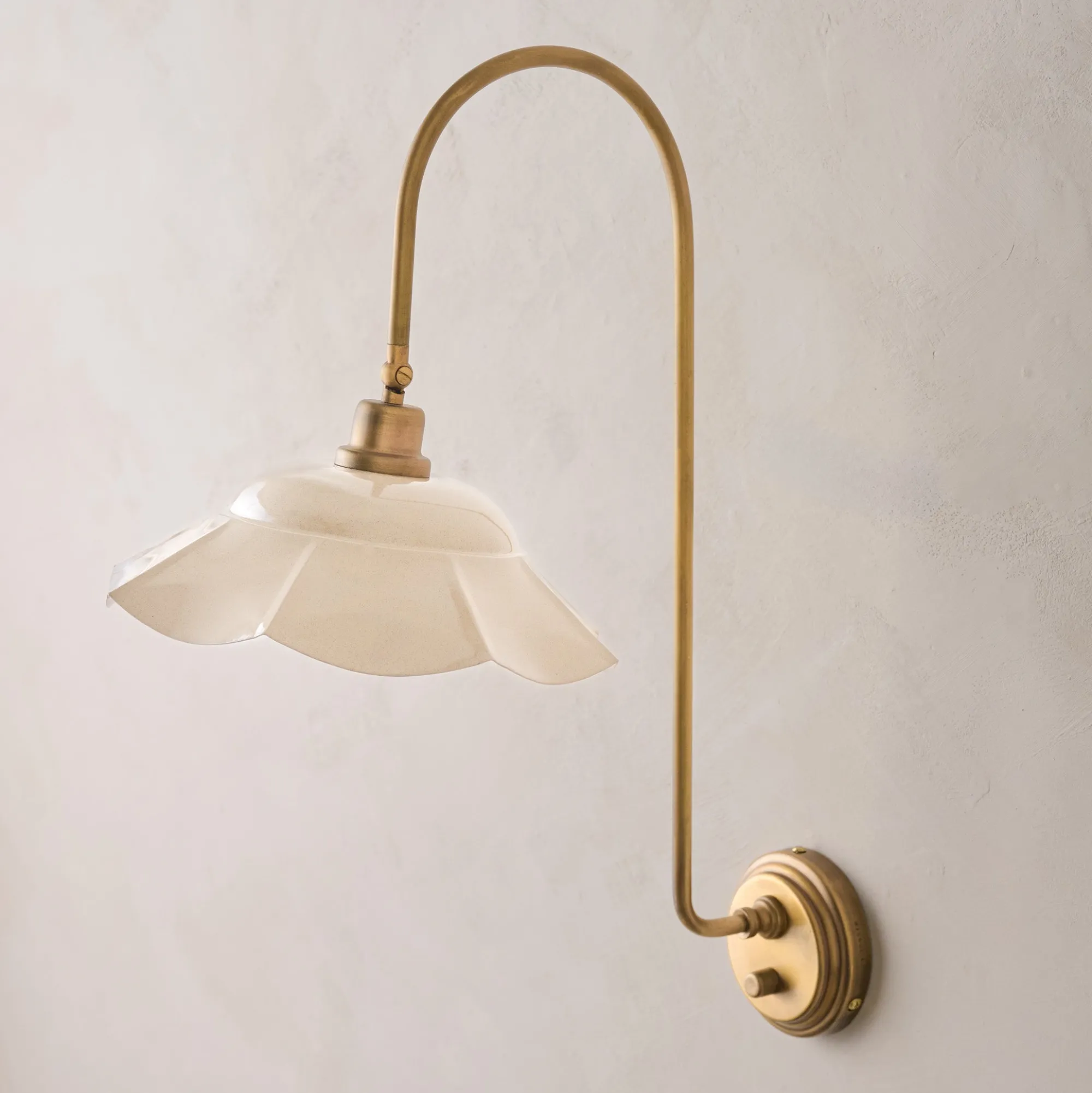 VND8010 Decodesign Interior Mary Wired Wall Sconce