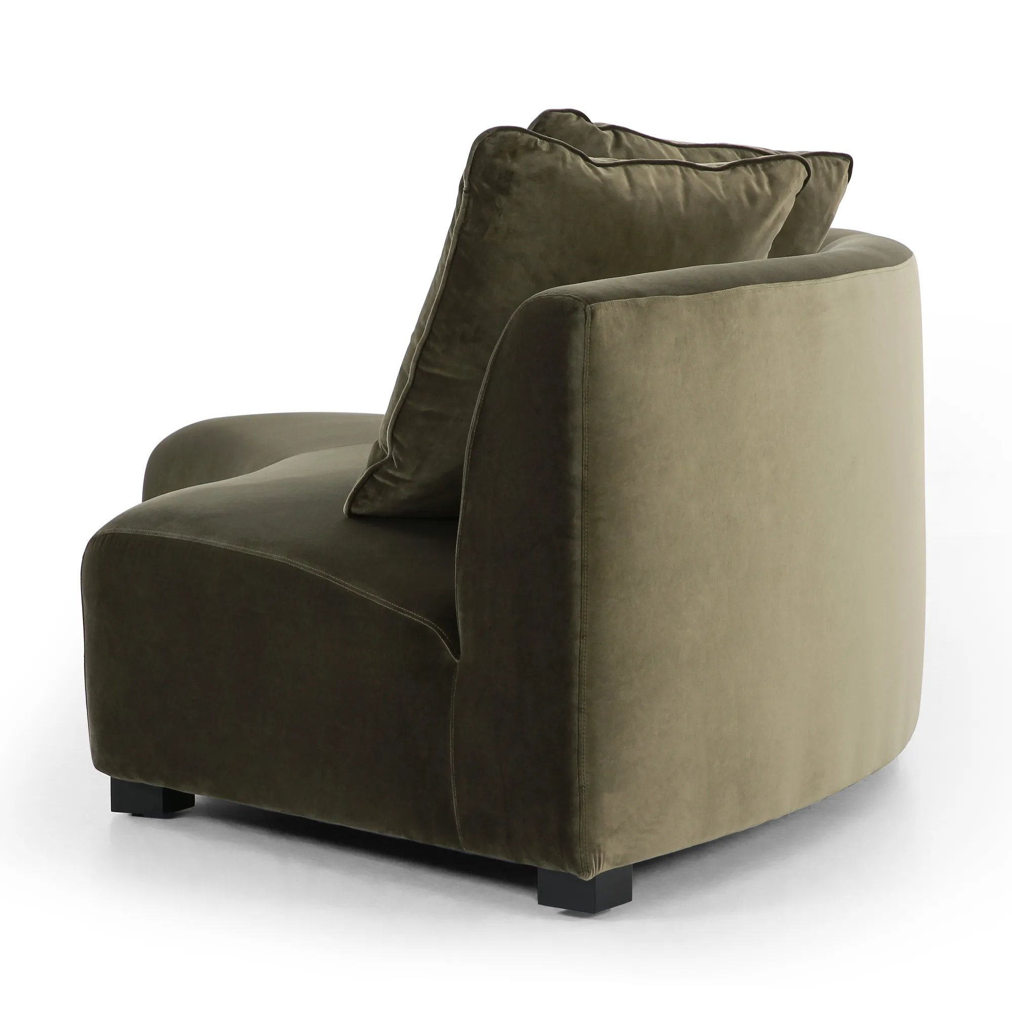 VND6200 Four Hands, LLC Miles Two-Piece Sectional
