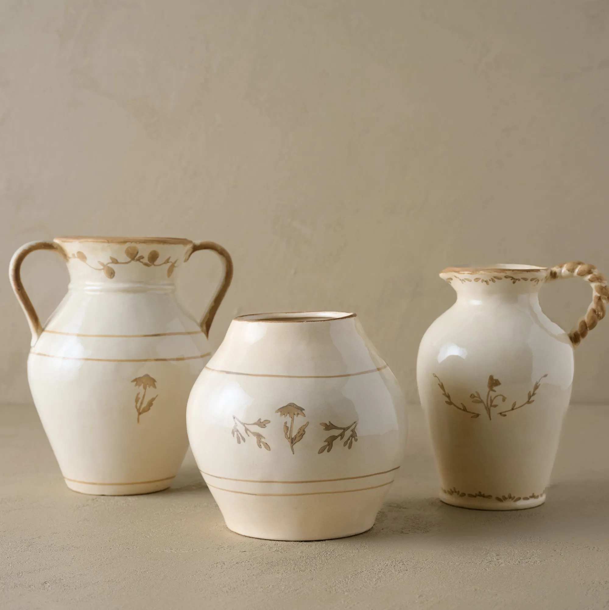 VND6562 Chaozhou Highland Crafts Company Ltd Nadine Ceramic Round Vase