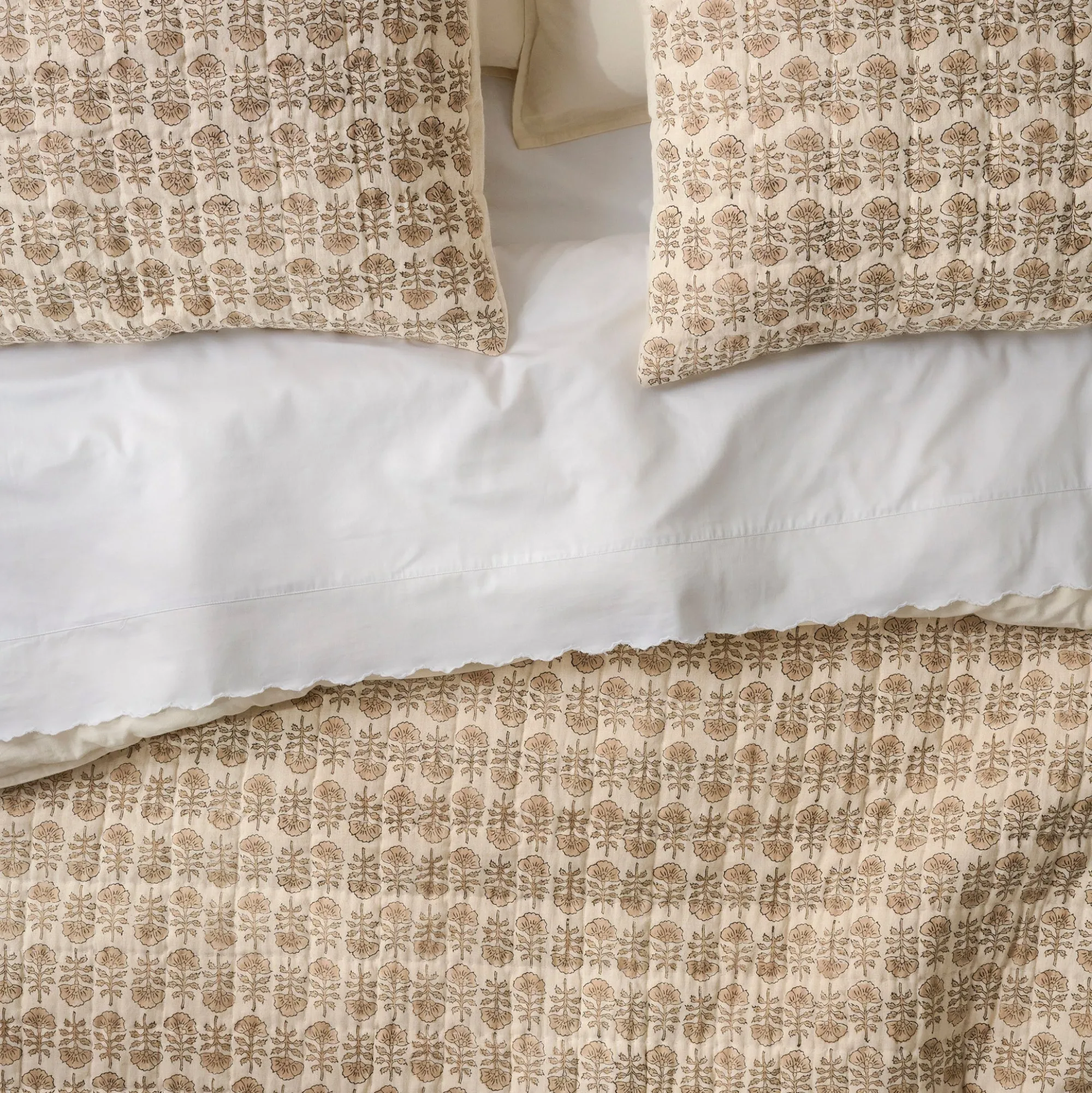 Magnolia Natural Flora Block Print Quilt + Sham Set (Queen)