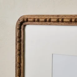 VND8122 R R INDUSTRIES Nicolette Carved Wood Photo Frame