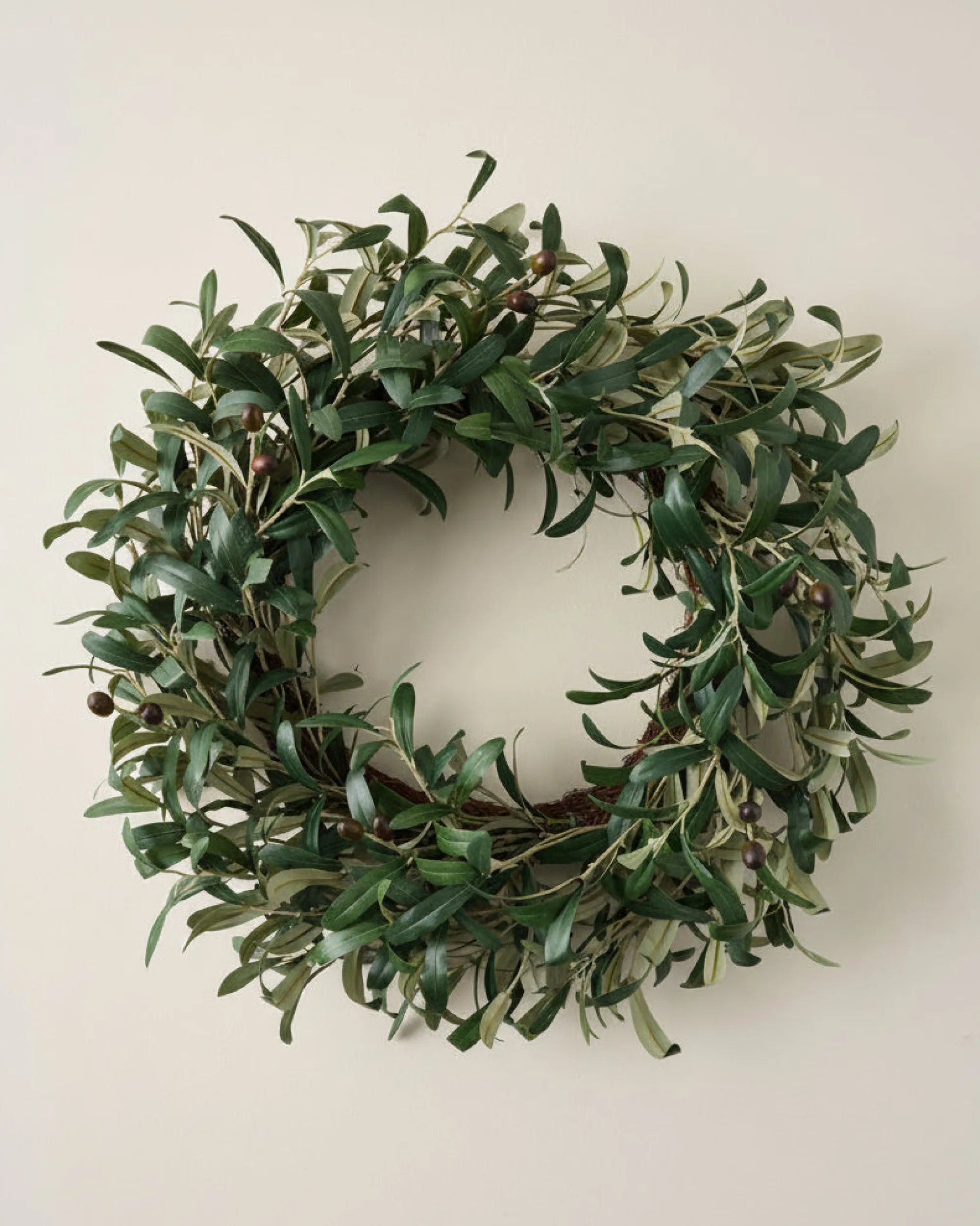 VND7816 UCP INTERNATIONAL CO., LTD Olive Leaf Wreath