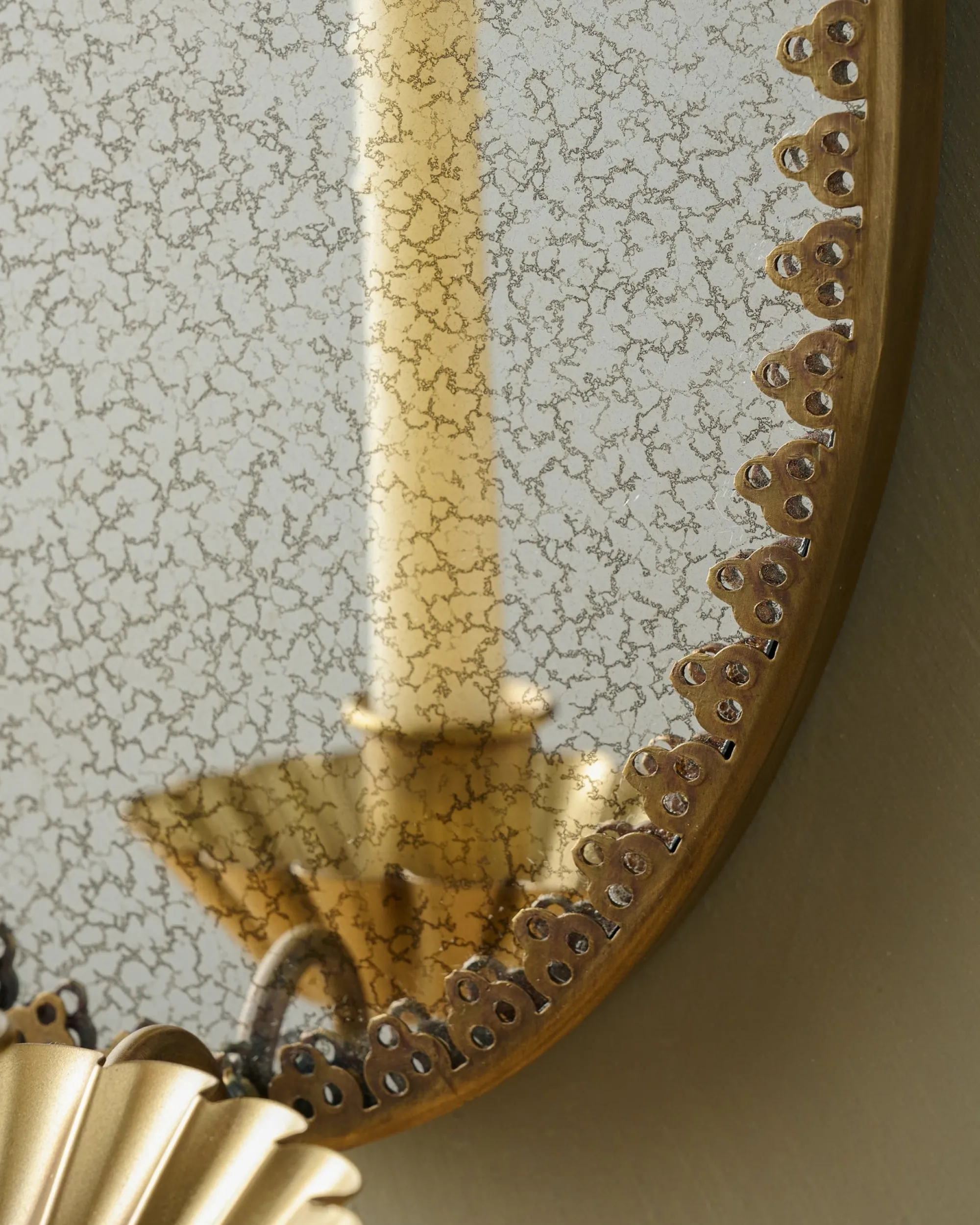 VND6714 BRASAGE Oval Antique Mirrored Sconce