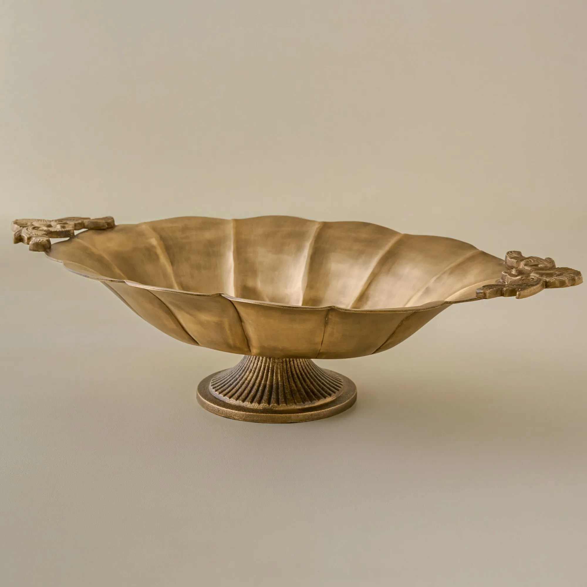 VND6624 GULATI EXPORTS Oversized Ornate Brass Pedestal Bowl