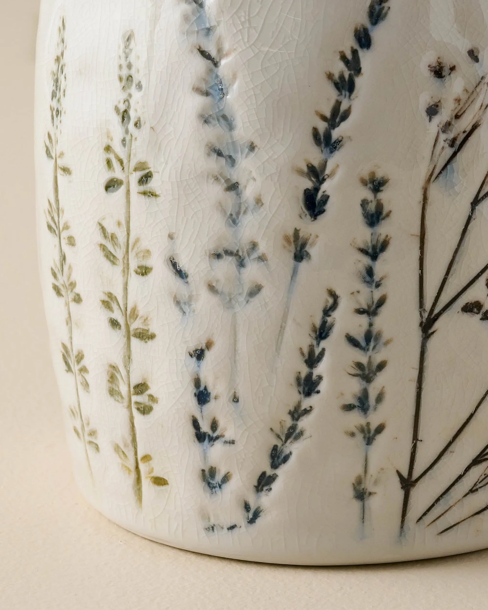 VND0164 Creative Co-op Inc Pressed Floral Ceramic Canister