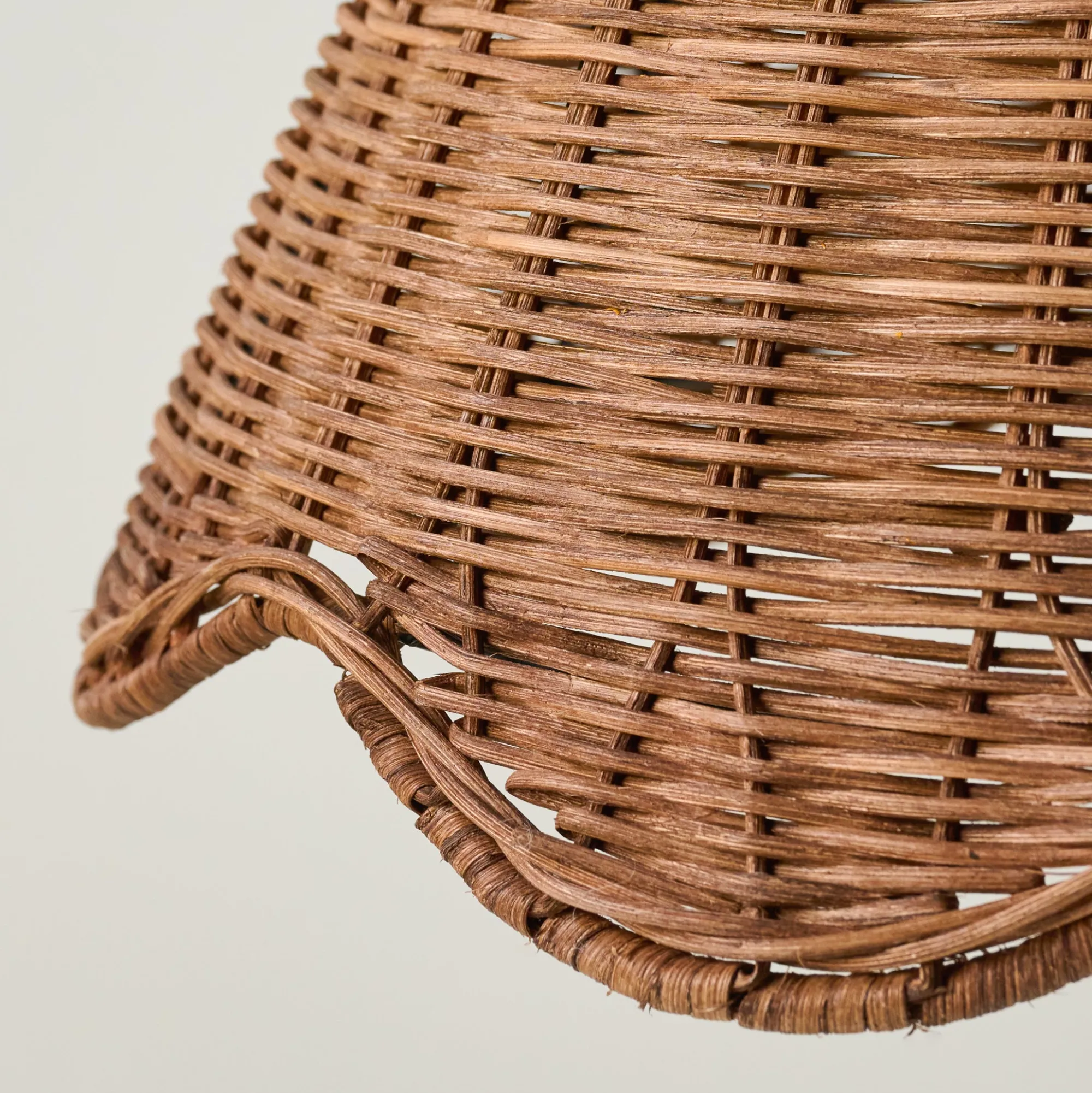 VND6475 StyleCraft Home Collection Rattan Scallop Shade