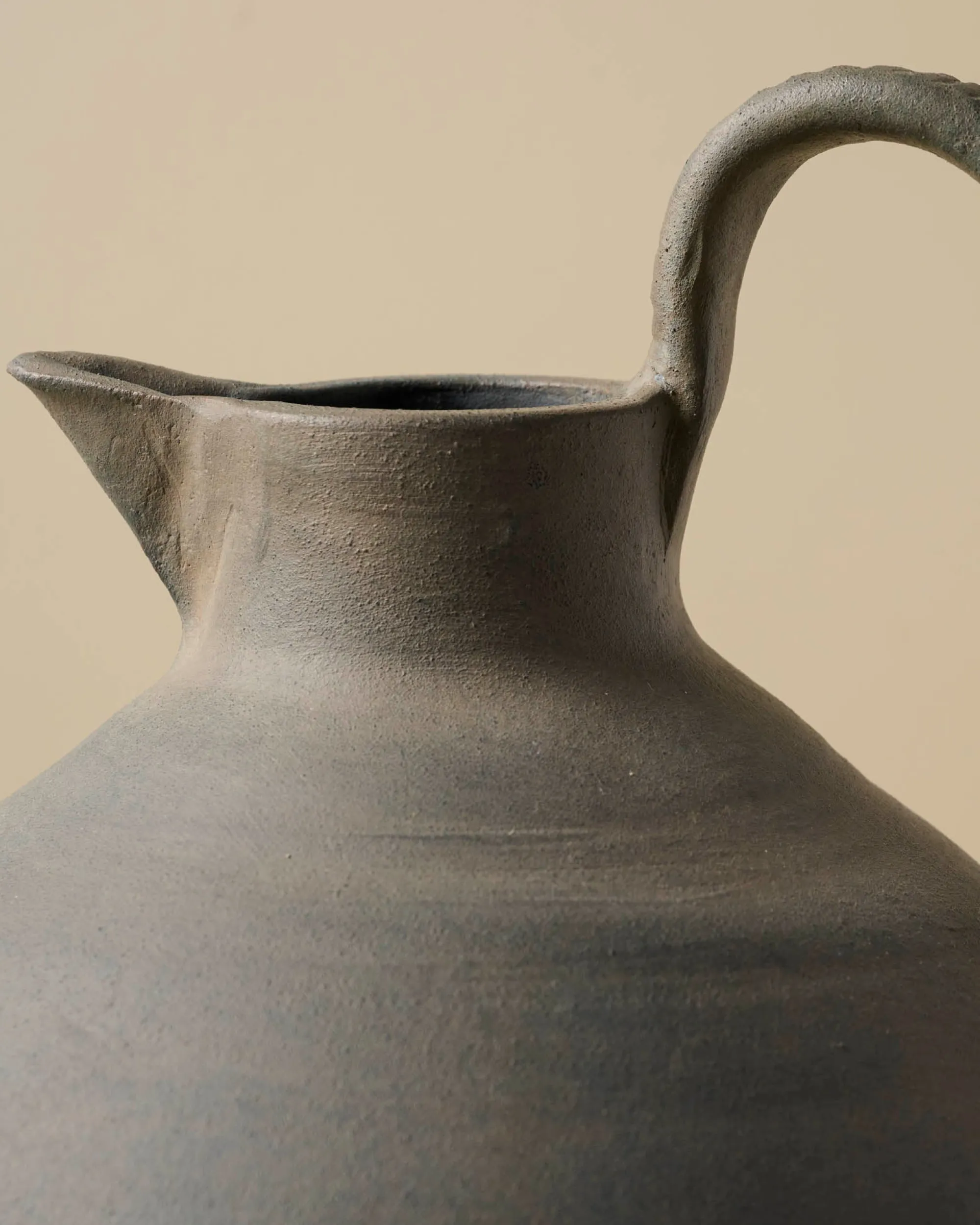 VND0158 Accent Decor Ravine Black Ceramic Jug