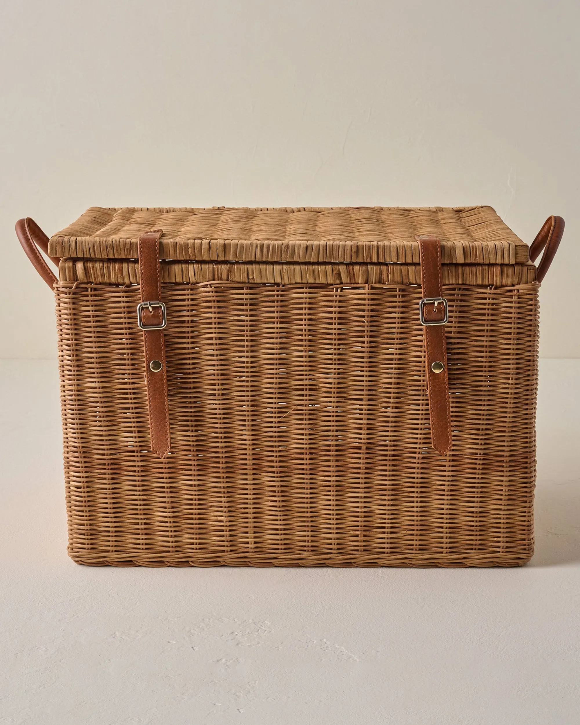 VND0092 Melrose International, LLC Reid Woven Storage Trunk with Leather Handles